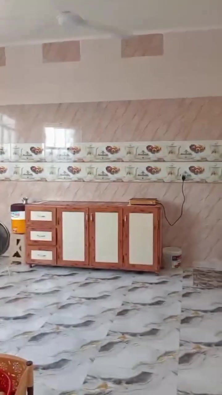 يالله
بيت زراعي للبيع 
المساحة 250متر 
غرفتين وصاله وستقبال 
ومطبخ وصحيات 
البيت نضيف وجاهز السكن 
 طرق المشايه  يم بيت دلفي 
الاتصال على الرقم /////////***********
