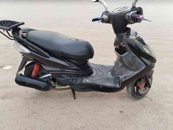 سلام عليكم اخوان سكنس فحل سعر٤٢٥ وبيها مجال بسيط متواجد الشعب رقم هاتف ***********
