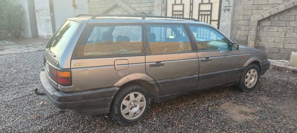 للبيع سياره باسات شرط المحرك كير طخم تايات سياره بسمي تريد تحويل تريد وكاله كابون  بانزين بي سنويا جديد اني الشرعي اخوان السياره جاهز من كلشي بدون اي ضرر  سياره بلاديه سعر 33 شراي خابرني ودلل هاتف *********** مكاني موصل برطله
