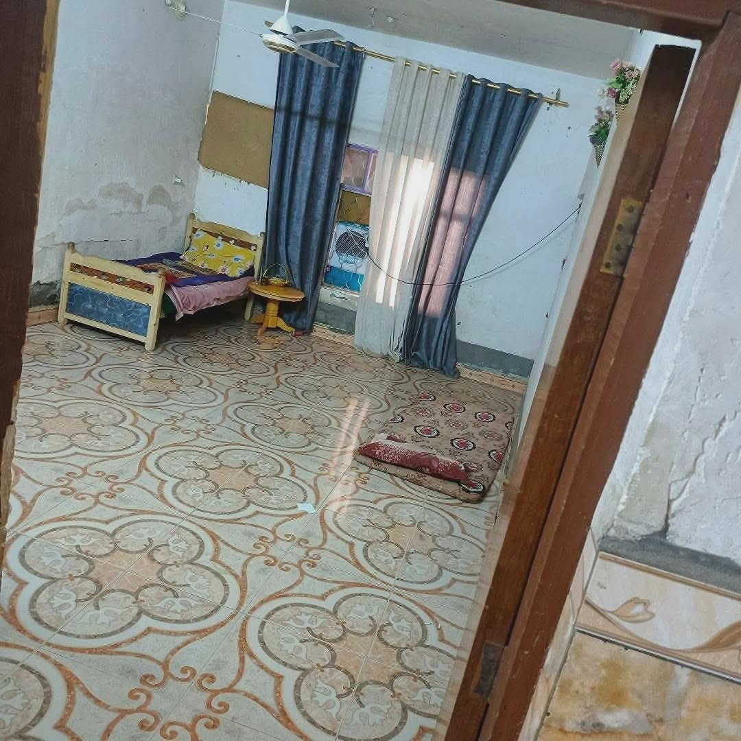 سلام عليكم بيت للبيع مساحة 200
العنوان الديوانية شارع سالم بفرع المدرسه الرساله الأهليه 
الرقم *********** ما متواجد بل فيس متواجد فقط واتساب و رقم 
السعر 120 قابل للنقاش

