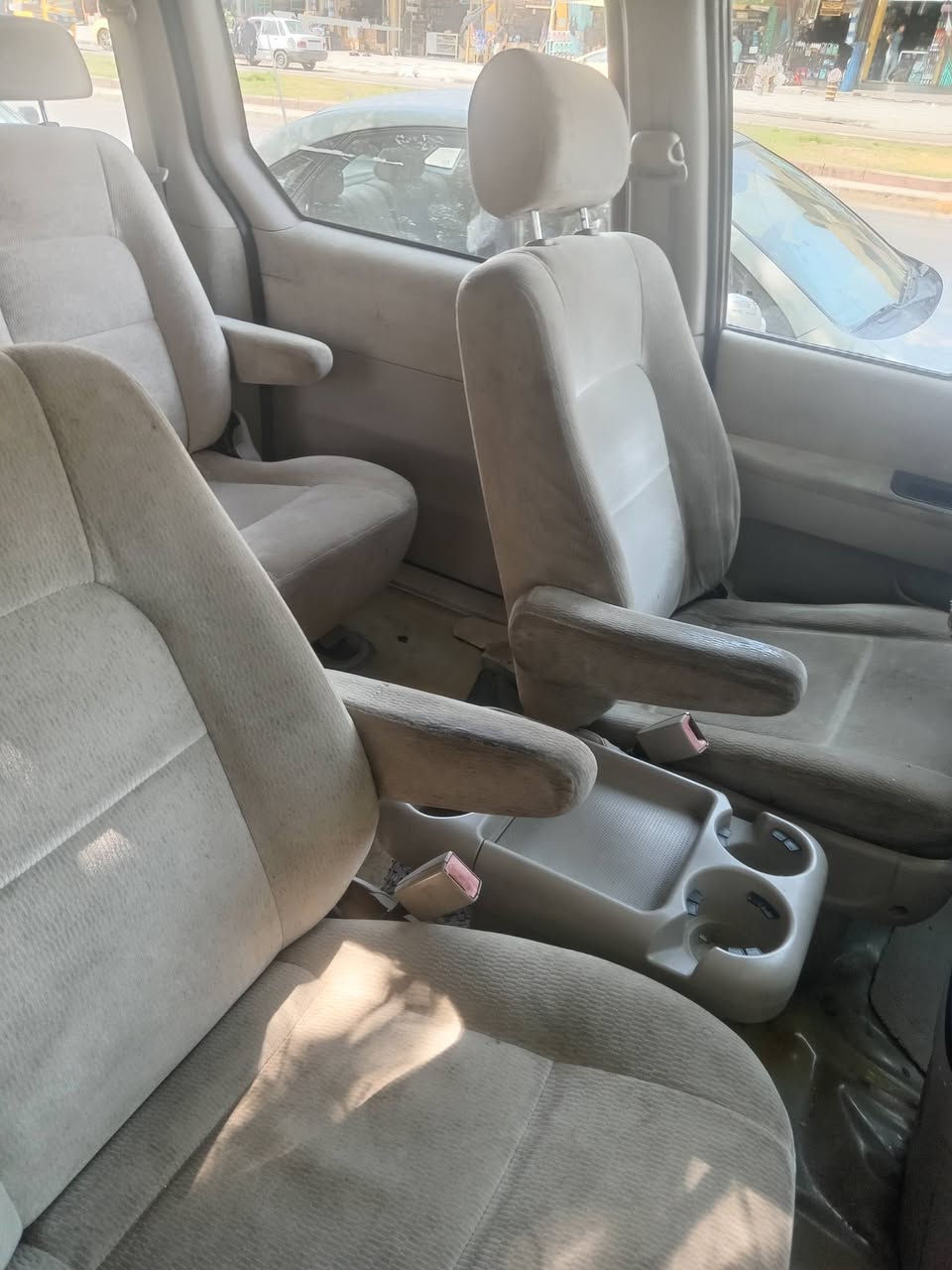 سلام عليكم كيا سيدون للبيع موديل2005 اصل رقم بغداد هزه جديده السعر 70و بيه مجال او مراوس بسياره صالون حسب القناعه الاستفسار عله رقم ***********
