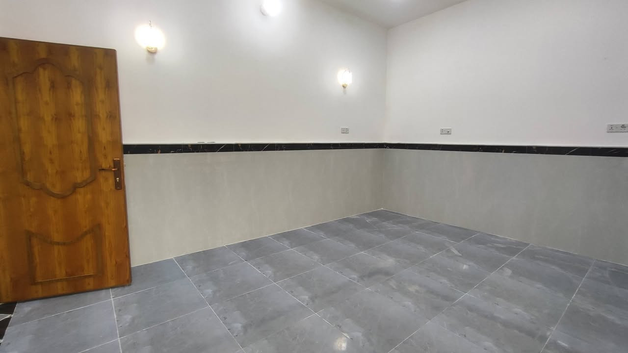 دار للبيع المساحه 100 متر بناء درجه اولى وحديث حي نهاوند الثانيه مربع رقم الهاتف  ***********
