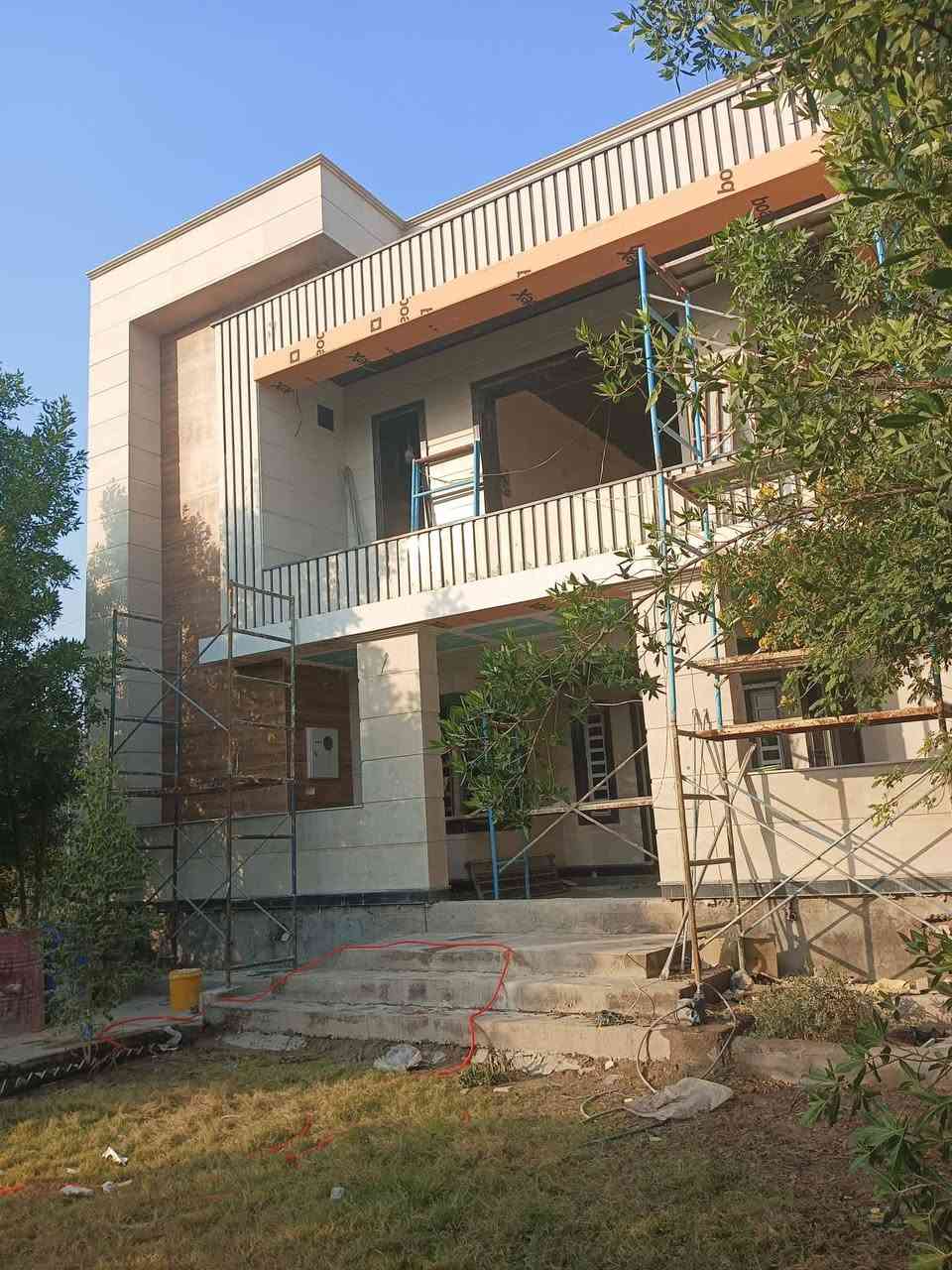 دار للبيع الحصوة حي الحسين شارع الحولي بجانب صالون البغدادية المساحة 125 متر باقي التفاصيل الاتصال على الرقم ***********
