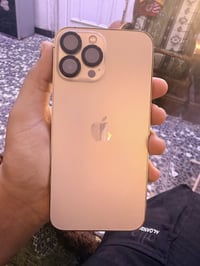 للبيع ايفون 13 برو ماكس ذهبي ذاكرة 512 باتري 84 جهاز وتر بروف كلش نضيف...