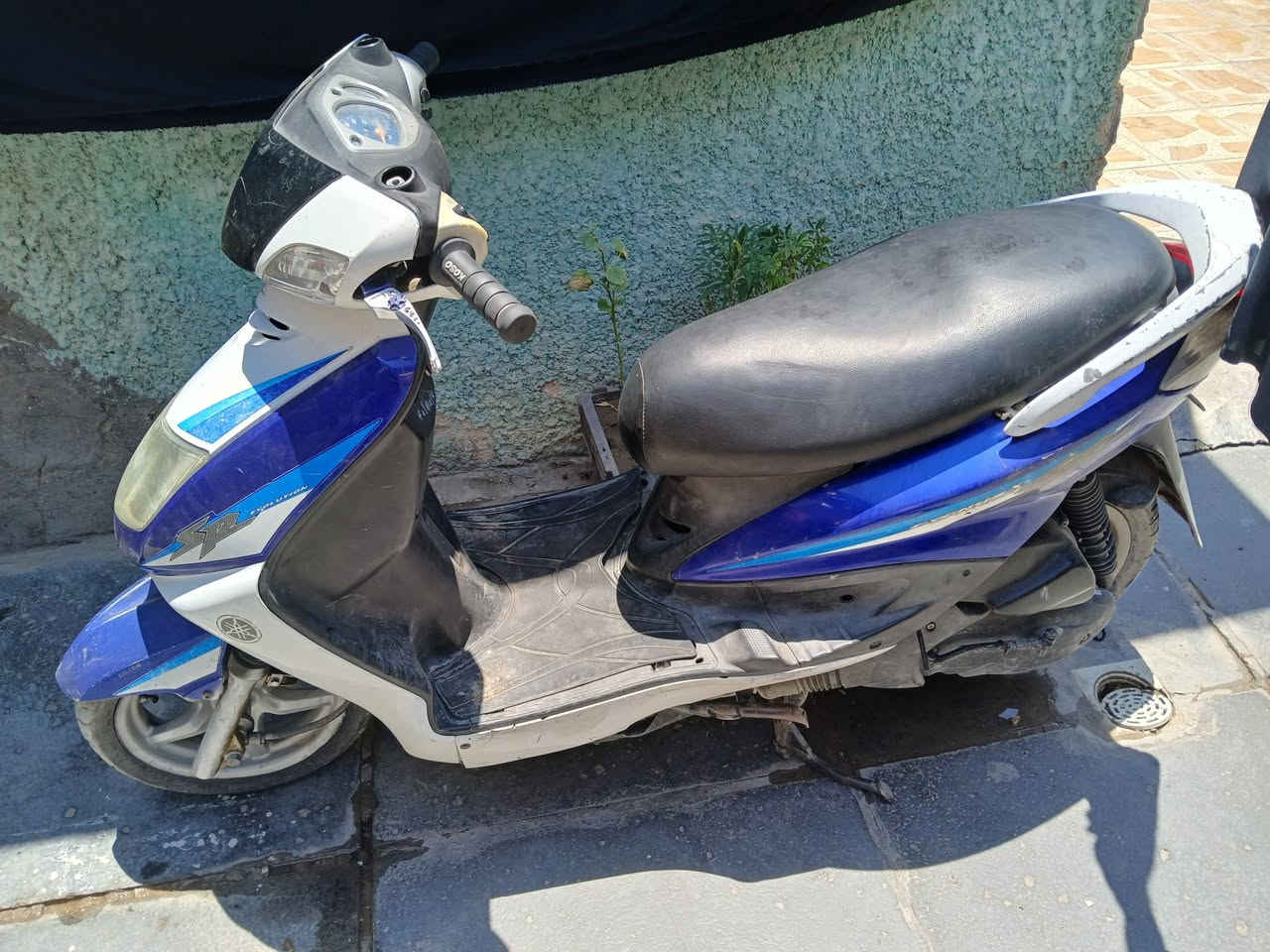 سعر ٤٠٠  مجفته مره واحده  غسلت الدراجه طفه الايت واكف عداد سرعه شغاله سلف وهندر   خير من الله بالمشي  *********** مكاني حي اور معمل رحلات
