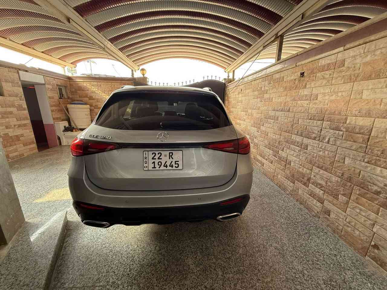 السلام عليكم 
 لمحبي مارسيدس  GLC 300  اصل AMG 
موديل 2024 
العداد 10 الف كيلو 
وارد امريكا صبغ بنيد فقط 
رقم اربيل جاهز للتحويل 
سياره بحالة وكاله زيرو مسج 
للاستفسار تواصل 
***********
***********
