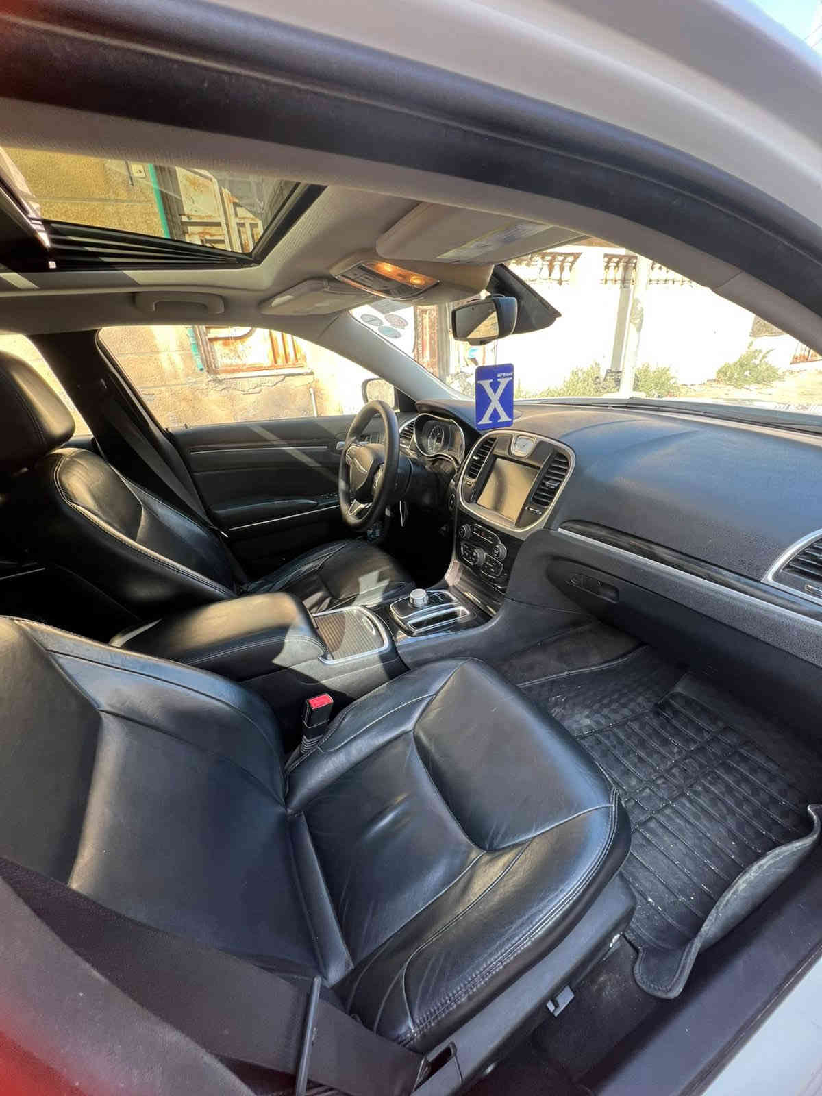 السلام عليكم من رخصه الدمنه اوباما موديل 16كفاله عامه بيها بارد أربعه صابع باجاملغ الخلفي وشبر باب الخلفي صفحه اليسر رقم اربيل بسم كردي ويل عشرين موزه تخم حدادة امامي وخلفي ستوني شاتها سياره جاهزة برغي مابيها نقص بيع بدون مراوس  ماشية 81 رقم صاحب السياره ***********
سعر السياره 252بيها مجال
سيارة خليجي عداد 260
