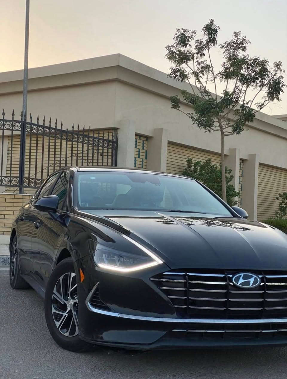 🚘 للبيع هيونداي سوناتا هايبرد 2023 🚘
▪️ الموديل: 2023 ▪️ المحرك: 2000 سي سي هايبرد ▪️ اللون: أسود ▪️ الداخلية: أبيض ▪️ التشغيل: بصمة ▪️ رقم السيارة: كربلاء ▪️ الموقع: كربلاء
🔹 السيارة نظيفة وجاهزة للاستخدام. 🔹 الحادث: جاملغ الورة بي صبغ وا  القبق مال جنطه 
💰 السعر المطلوب: 17,000 دولار (قابل للتفاوض بالمعقول)
📞 للاستفسار والمشاهدة، التواصل على الخاص أو الاتصال. � ***********
