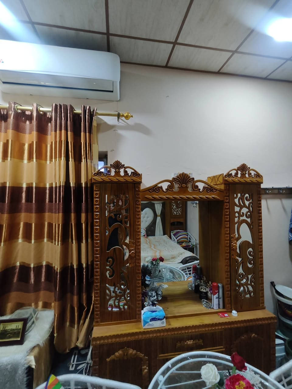 غرفة نوم للبيع غرفه مثثل مموضح بلصوره نضافه فول +الغرفه ممستعمله وجلخ مابيها لل استفسار اكثر الرقم 
***********
متواجد واتساب وفيس
