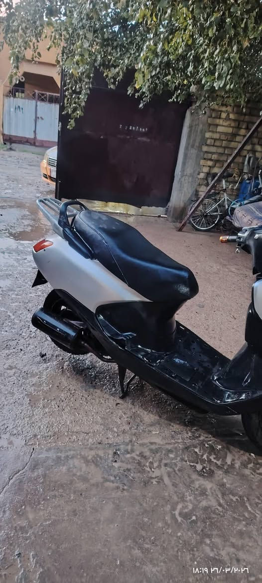 دراجه للبيع سبيسي  سرعه 100دراجه مجفته جديده بس بيه شغله سن مال بلك مال كور مسحوك بس داجه كهربائيات كله شغاله دراجه بيه اوراق صوليه    سعر 100قفل شراي يجي خاص  المكان ناحية الوحده شارع عشرين


**إذا كنت صاحب هذا الإعلان وتريد حذفه لأي سبب، رجاءا أرسل رسالة إلى الدعم الفني**