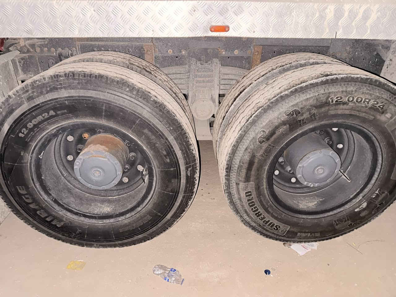 سلام عليكم تخم وياله الكدام ٢٢هنه وتايراتهم جدد المانيات والمجموعه صاج فقط مراوس بويل وبرماخ ***********
