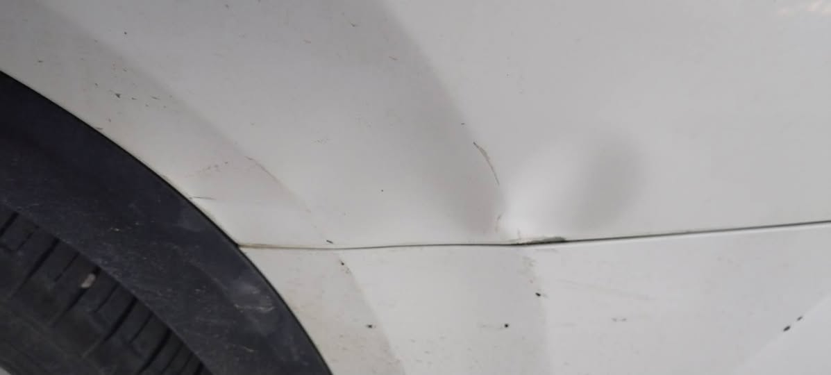 شانجان سي اس ٧٥ بلس-  Changan CS75 Plus
موديل 2022 لون ابيض رقم بغداد
 ماشيه 41 كم استخدام قليل 
السيارة تحت ضمان الشركة 
المواصفات :
192.67.32
محرك 2.0 Turbo ،ناقل الحركة  اوتوماتيكي
8 سرعات ايزن ياباني،مصابيح امامية و خلفية ليد،4 كاميرات و 12 حساس امامي و خلفي
مواصفات السيارة :
حمالات سقف،فتحة سقف بانورامية،صندوق خلفي كهربائي (620 لتر)،أنوار ضباب أمامية – هالوجين،كشافات ضباب خلفية،أربع مخارج للعادم،نظام تنبيه عن اقتراب سيارة من الخلف
شاشة معلومات وترفيه بقياس 12 بوصة وشاشة عدادات رقمية بنفس القياس، مع مكبرات صوت عددها 8 سماعات ومكيف هواء متعدد المناطق ومنافذ USB وتدعم المقاعد الأمامية ميزة التهوية. بجانب 6 وسائد هوائية مع عجلة القيادة
أنماط قيادة (عادي – اقتصادي – رياضي)
تحكم بوضعية المقود (يدوي)
التحكم بوضعية كرسي السائق بستة اتجاهات
التحكم بوضعية كرسي الراكب بأربعة اتجاهات
ذاكرة مقعد السائق
عرض محتوى الجوال على الشاشة
مثبت سرعة تفاعلي
ونظام مراقبة النقط العمياء وكاميرا بزاوية 360 درجة وشاشة قفل مركزي ونظام الدخول والتشغيل بدون مفتاح ونظام مراقبة النقاط العمياء ونظام تحذير التصادم الأمامي والخلفي ونظام الحفاظ على المسار وتنبيه الخروج عن المسار ونظام الإضاءة الذكي.
مثبت سرعة متكيف رادار ACC
ثبات الكتروني

فرامل طوارئ ذاتية AEB

مانع انزلاق TCS
مساعد صعود المرتفعات HHC
مساعد نزول المنحدرات HDC
تحذير الاصطدام الأمامي FCW 
حساسات أمامية 
حساسات خلفية
التشغيل بضغطة زر
التشغيل عن بعد
نظام الخرائط
مراقبة ضغط الاطارات TPMS
كشف المنطقة العمياء BSD
تحذير مغادرة المسار LDWS
البقاء في المسار LKAS
بريك الكتروني EPB
أوتو بارك APA
توقف مؤقت أوتو هولد
استهلاك الوقود 13.7 كم/لتر
موبايل ***********
السعر 24 مليون وبيه مجال حك الجيه
