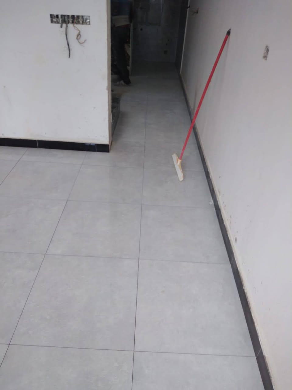 خلفه سيراميك وبورسلين وكاشي ومرمر شغل درجة اولى علي الليزر وسرعه في العمل ***********
