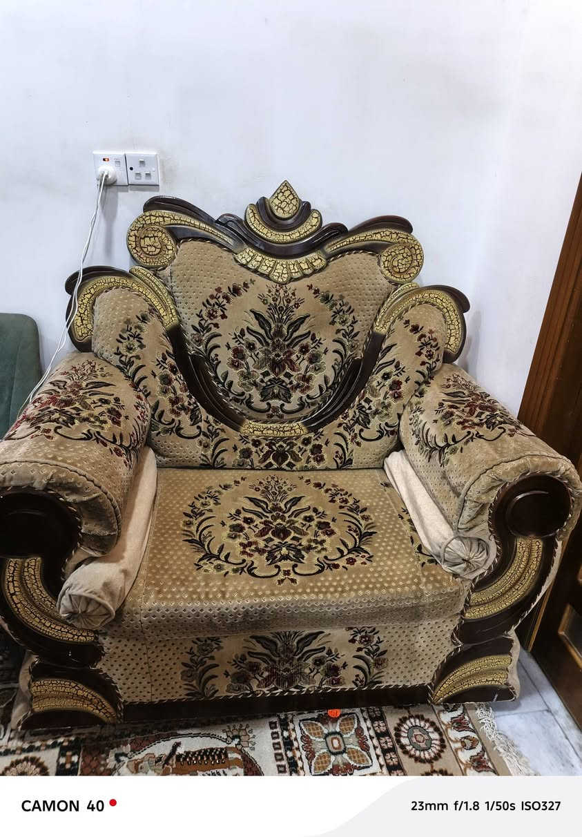 للبيع تخم عشر مقاعد نظيف السعر 300 الف تفاصيل اكثر *********** مكاني بابل المركز
