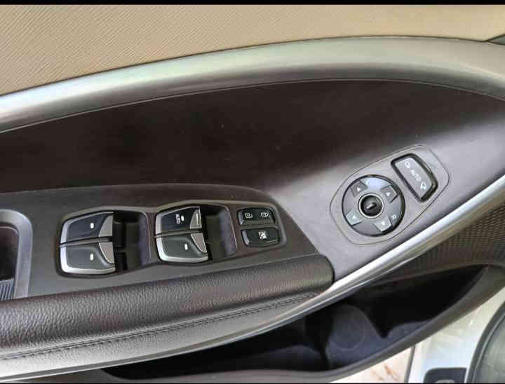 السلام عليكم سنتافي مديل 2013 خليجي  ماشي  135
فول  السونار   بالمنشور السعر 187 $وبيه مجال الاستفسار اتصل 《***********》  《*********** 》 مكاني  دوز  خورماتو
