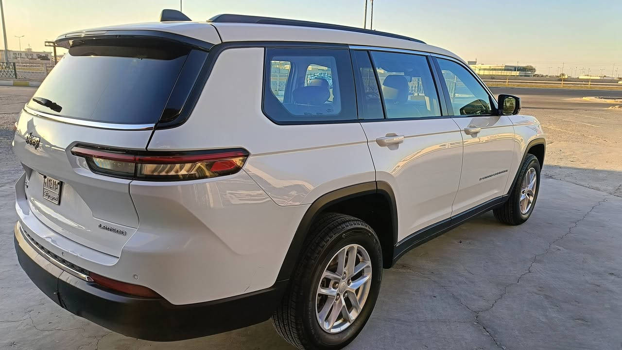 23 وارد بدون حادث تقرير كل القطع مبدلة بيهه فقط تكحيل  ماشيه 47 الف فور ويل رقم بصرة بأسمي 

مواصفات لمتد بلاك توب 6 كامرات دوارة فول كاعدة بانوراما  يحتاجلهه فقط حساس اطارات والباقي كلشي تمام  سيارة جديدة من كلشي 
 
السعر  297 ورقة بيهه مجال بسيط للشراي  والجناي 

هاتف ***********
بصرة
