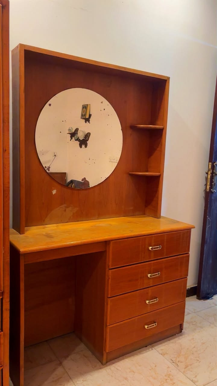 للبيع غرفه صاج نفر واحد درجه ممتازه سرير مخزن وميز تواليت وكنتور بابين السعر 250 الف مع دوشك أسفنج


**إذا كنت صاحب هذا الإعلان وتريد حذفه لأي سبب، رجاءا أرسل رسالة إلى الدعم الفني**