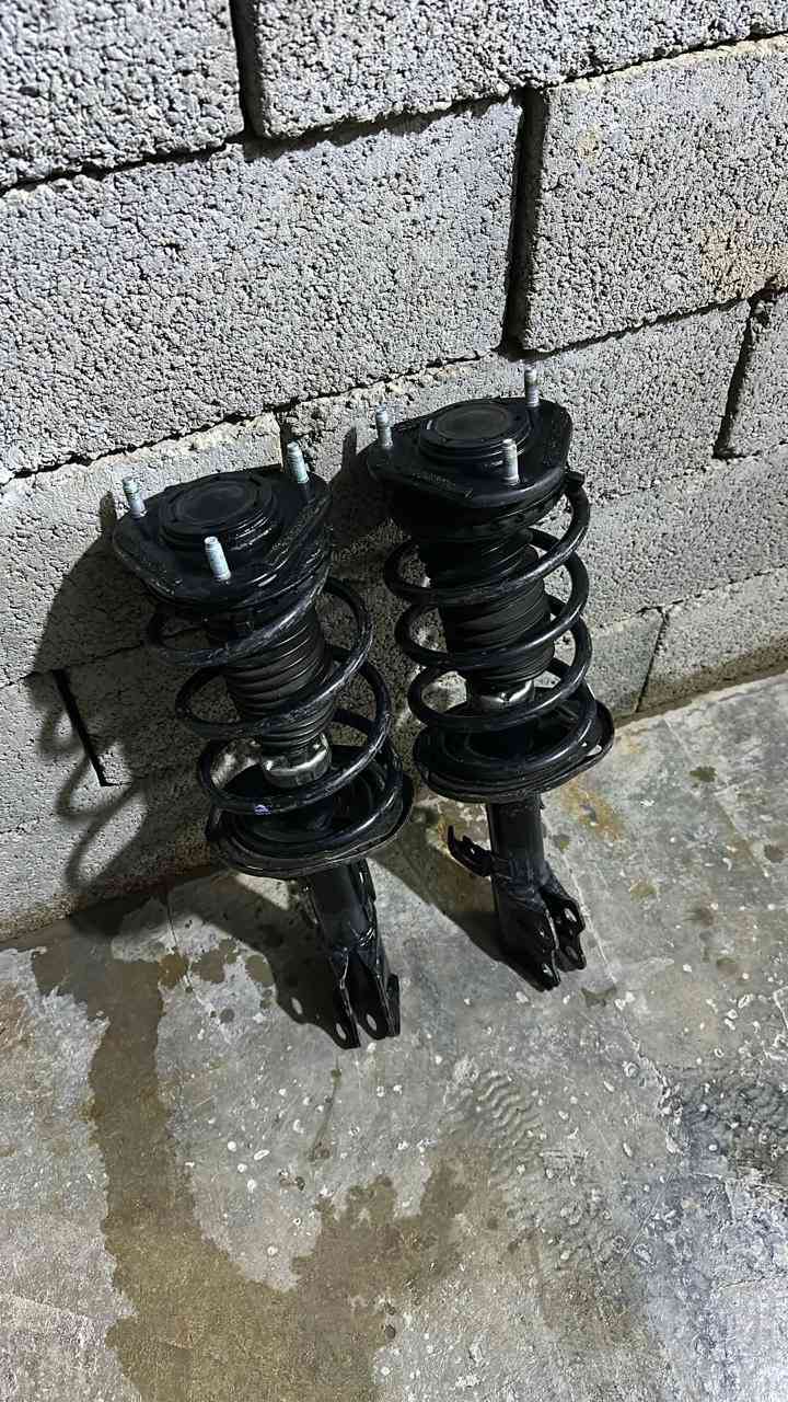 السلام عليكم تخم تاير وويل حجم ١٦ تايرات جدد صار شهر من شادهن وزوج دبلات امامي مال كورلا ١٩ كاملات السعر ٣٥٠ وبيهن مجال 
***********
