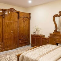 غرفة نوم خشب • شبه جديدة • مكان للدورة