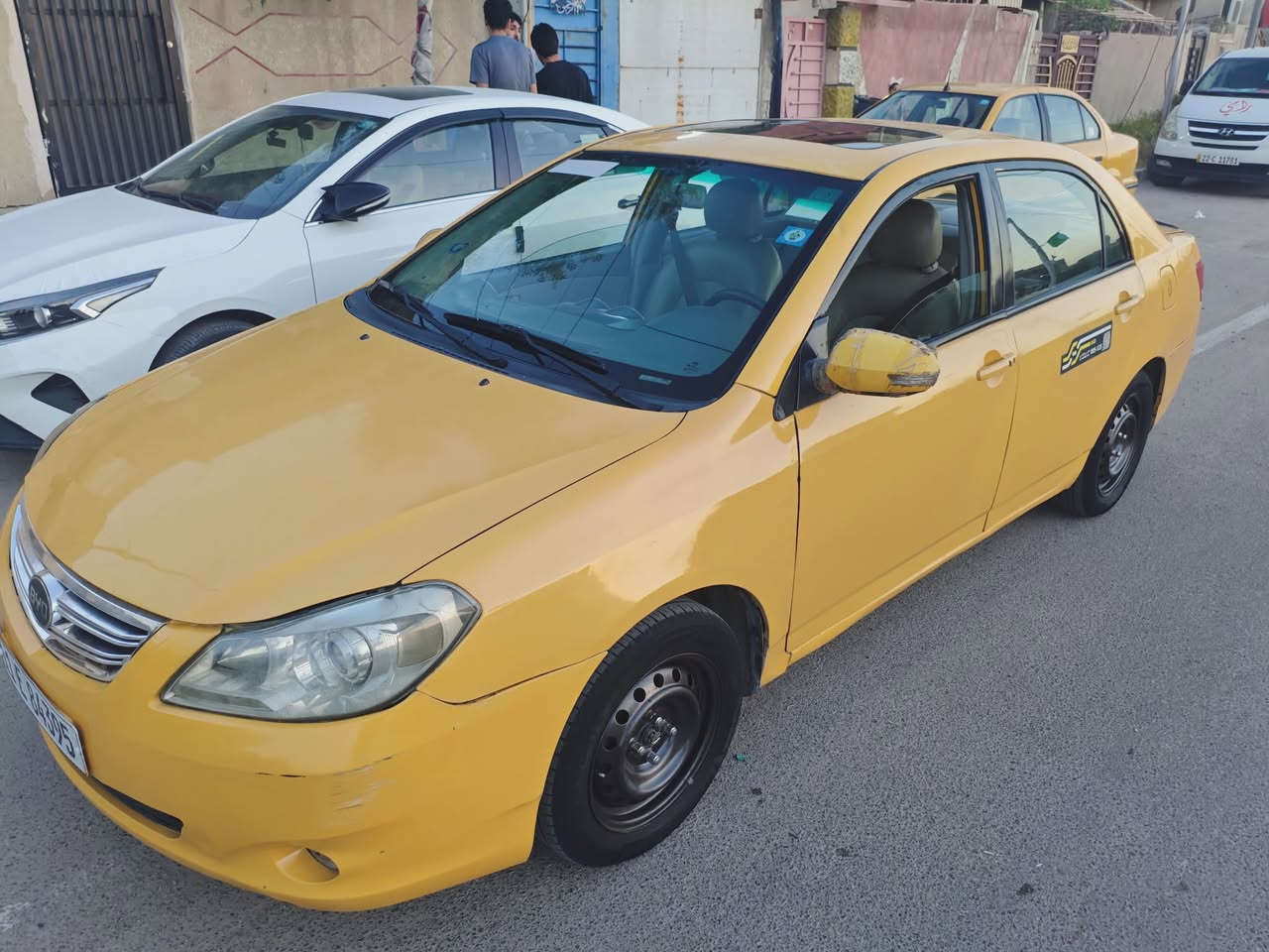 BYD 2013 بي واي دي موديل 
  كير ومكينة ياباني بلادي كير عادي
💯 شاشة وسستم صوت جديد
 رقم بغداد انكليزي ب اسمي
سنوية جديدة مصفرة هيئة غرامة
شرط التحويل ثاني يوم
بغداد الكرخ
واتس اب/ ***********
