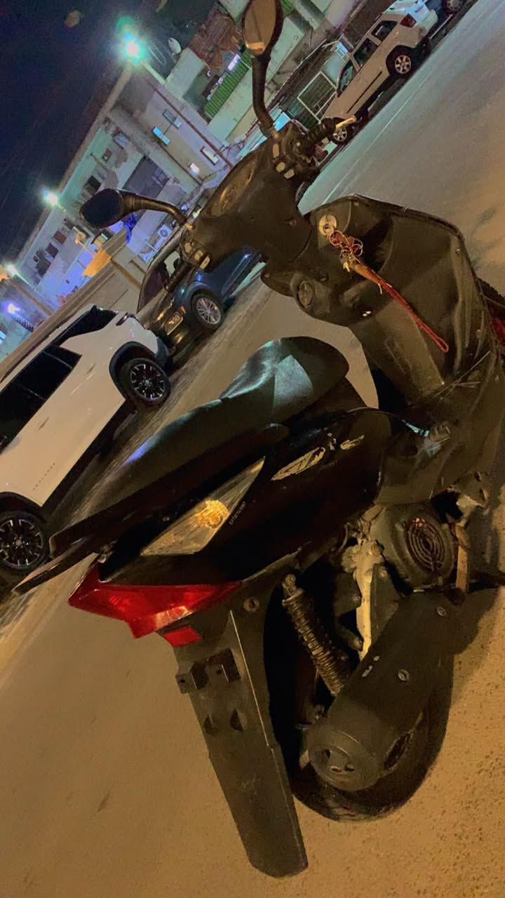 السلام عليكم :

ماكس ثعلب سرعة 140 ياماها
دراجة بلادية علا وضع الشركة 
برغي مامفتوح منها بشهر السادس
نزلت رمبة متوازي واريد ابيع لا اكثر
(( كفالة عامة )) شرط تجيب وياك 
فيتر وتجي تفحص هم اوراق كاملة اصولية

السعر 650 الف
مكاني شارع فلسطين
هذا رقمي *********** بغداد, العراق
