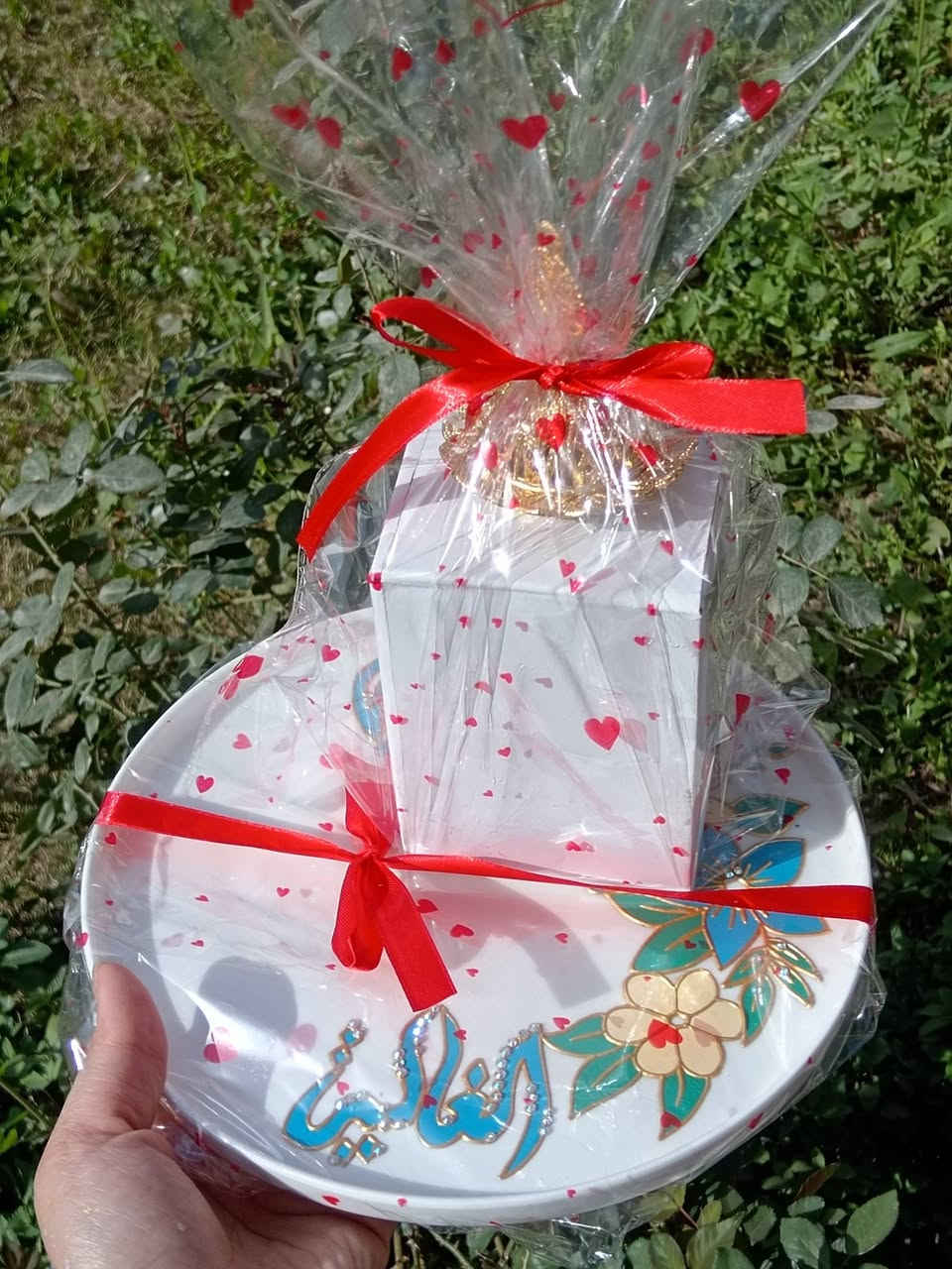 💐 إذا كنت تبحث عن هدية مختلفة لعيد الأم…
قطعة فنية تبقى ذكرى.
سِيت مبخرة فرفوري مميّزة لعيد الأم
منقوشة ومزينة برسم يدوي بعناية ومحبة.
يتكوّن السِت من:
✨ مبخرة فرفوري
✨ صينية أنيقة
✨ ملقط
✨ علبة بخور 
هدية راقية تضيف دفء وجمال لبيت أمي في يومها المميز. 💗
كل قطعة مرسومة بحب لتبقى ذكرى جميلة.
السعر ١٧ كامل واذا بس مبخره ب ١٠


**إذا كنت صاحب هذا الإعلان وتريد حذفه لأي سبب، رجاءا أرسل رسالة إلى الدعم الفني**