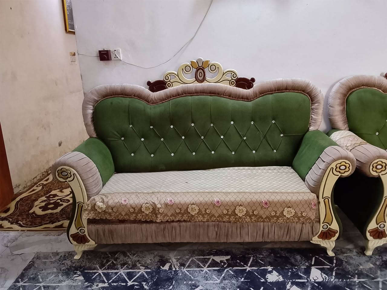 السلام عليكم تخم 10 مقاعد تسكام ثقيل بي ضرر بسيط مثل مواضح بل فيديو والصورة سعرة 250 بي مجال بسيط مكانه شعب سريدات *********** للاستفسار بي واتساب رجاءً بياعه شراي لحد يدخلي ويكسر بسعرة ويدورون اسعار مال ميت
