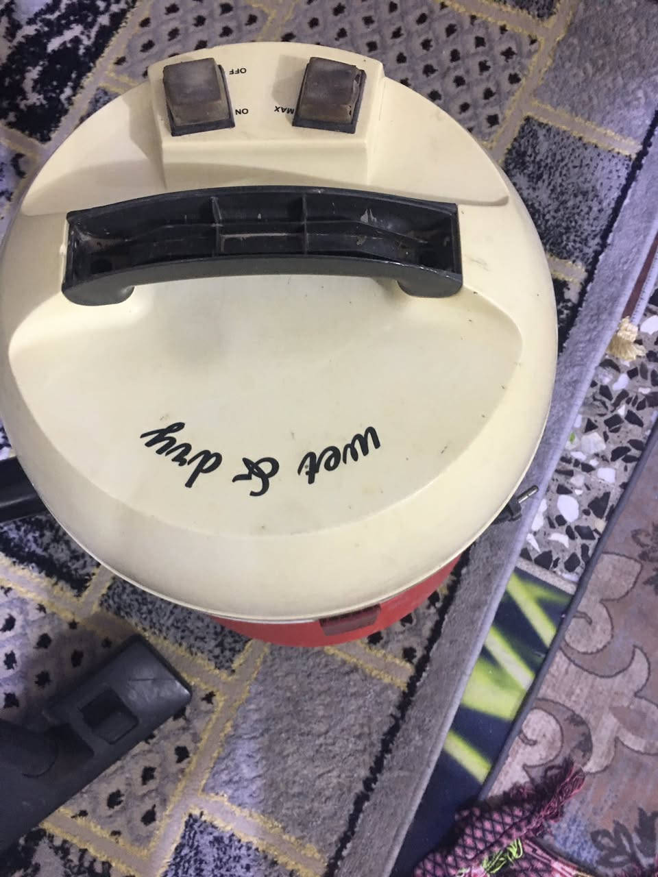 مكنسه اصليه 40 لتر السعر 30 الف
اتصال ***********
