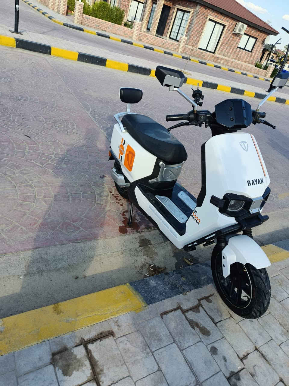 لبيع ماطور ريان 
سعر مليون و 150 بي مجال لطبين 
‏‪***********‬‏
