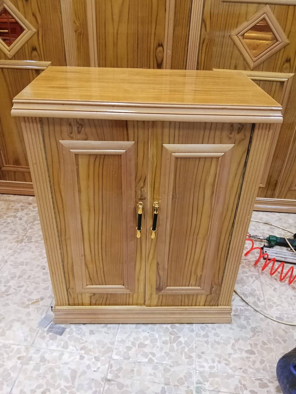 غرفة خمس ابواب ملحق 
فصال تركي شغل عراقي 🇮🇶 
صبغ حراري دوشمة حسب الطلب 📢 
مساطر زان مع جزامة هدية🎁 
يتوفر البيع بل قسط مدني عسكري موضفين #بالتقسيط_بالتقسيط
للاستفسار الاتصال على الرقم
#غرف نوم بل تقسيط
***********/***********
