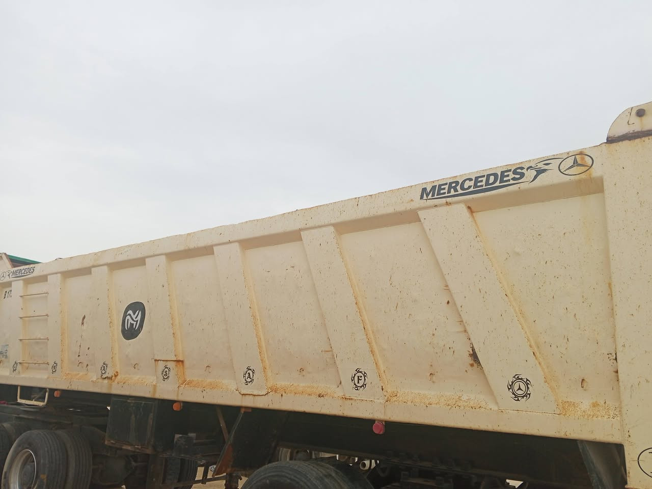 السلام عليكم للبيع عربه علم موديل 2002 الاتصال ***********
