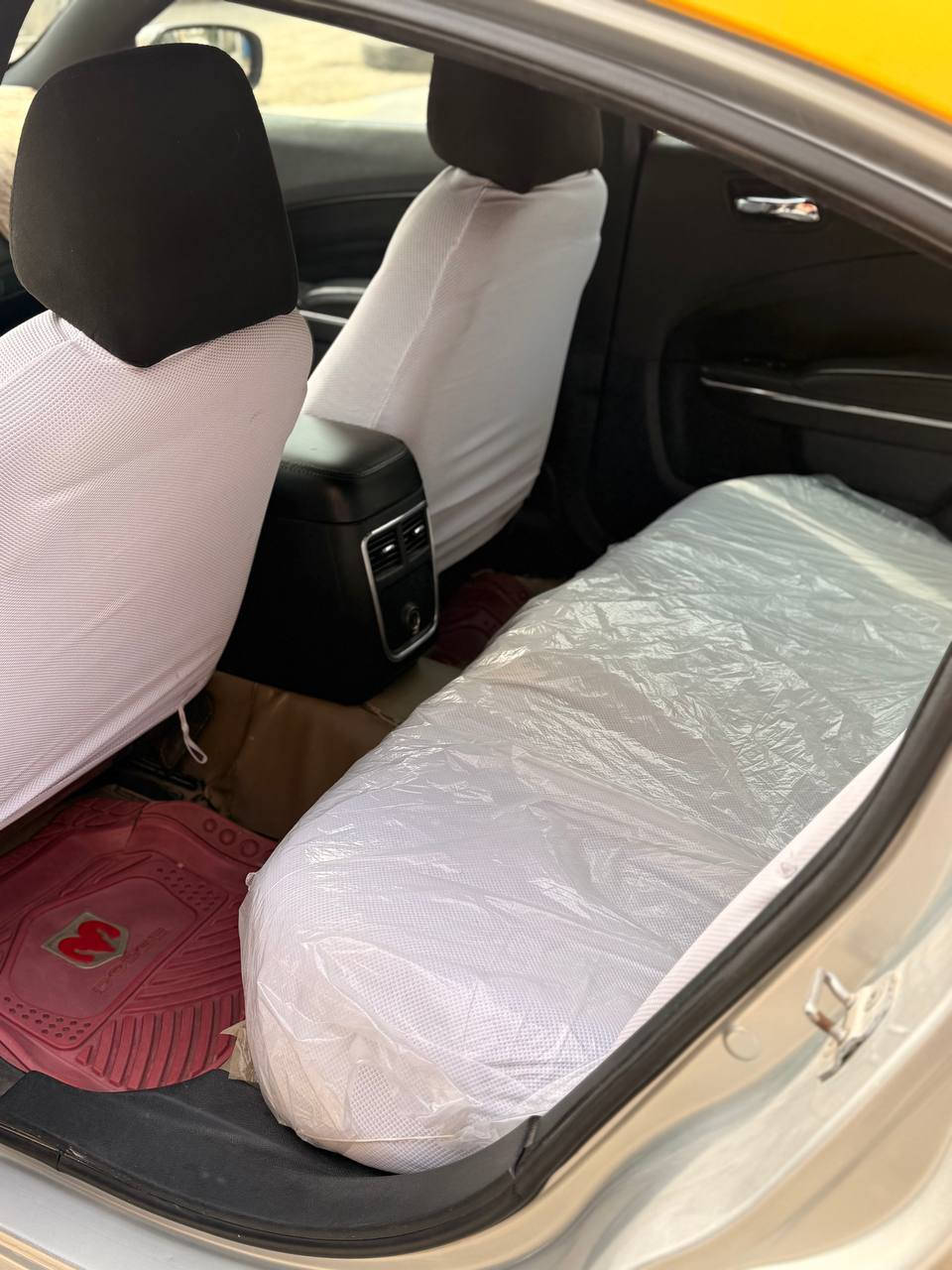 سلام عليك سياره جاهزه مديل 2012
كير ومكينه حداديه اكسن تخم تاير كله جديد 
بيه بنيد وجاملغ امامي بدون دواخل 
سياره جاهزه مداور ثاني يوم ***********
