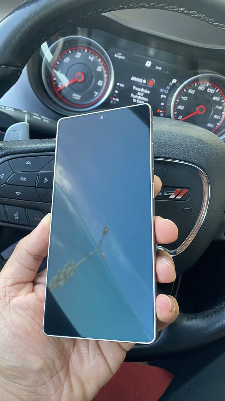 السلام عليكم 
سامسونغ s25 الترا ذاكرة 256
تفحص وين ما يعجبك 
سعر مليون و ١٥٠ الف قفل 
مكاني نجف


**إذا كنت صاحب هذا الإعلان وتريد حذفه لأي سبب، رجاءا أرسل رسالة إلى الدعم الفني**