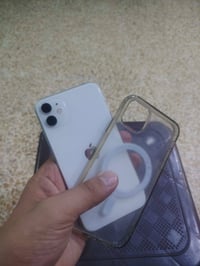 ايفون ١١ • ذاكرة ٦٤ • بطارية ٨٧٪