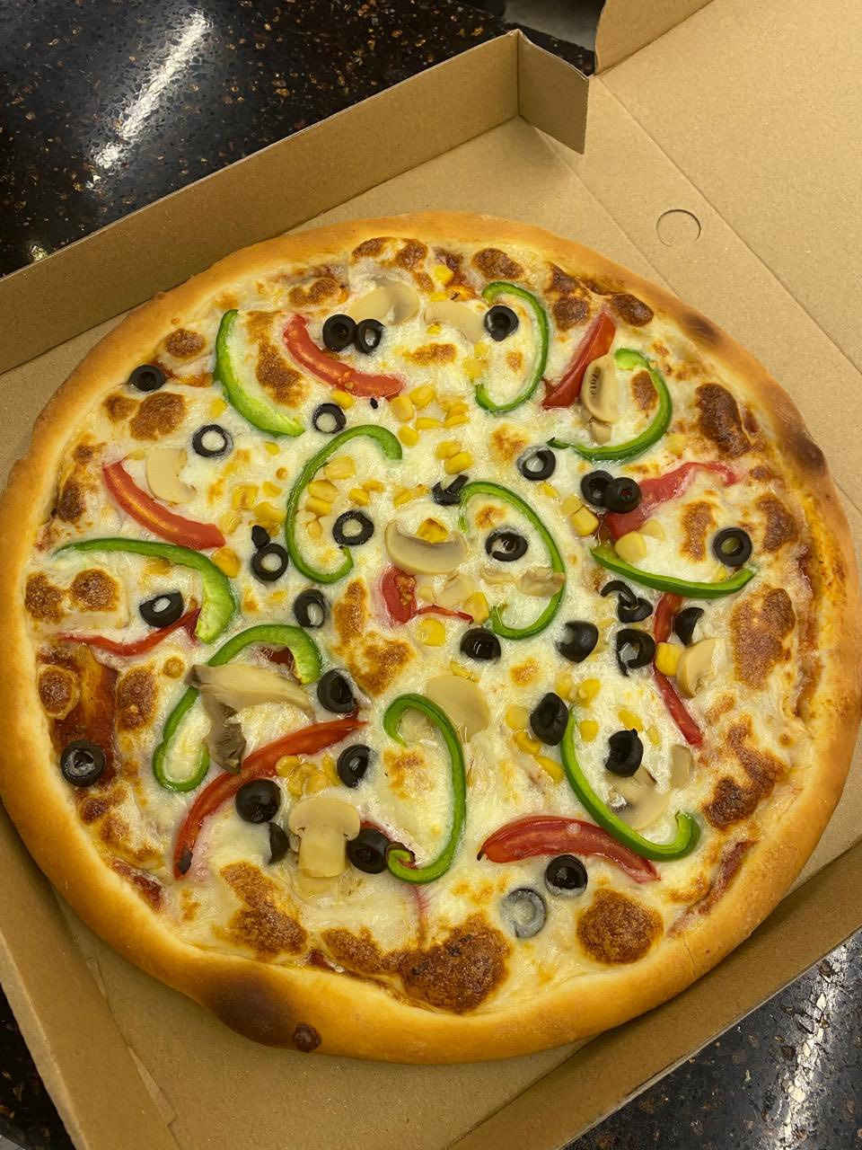 السلام عليكم ورحمة الله وبركاته
خلفة مال بيتزا وصاج ايطالي ولغم ولحم بعجين ومناقيش درجة اولي شغل سياحي اشتغل عالتست 
انا مو عراقي 
اللي محتاج خلفة زين يخابرني واليومية مو اقل من 40  حسب الاتفاق بدون زعل كل خلفه يعرف قيمة شغله 
ياريت يكون سكن زين 
ورحمة الله والديكم
***********
