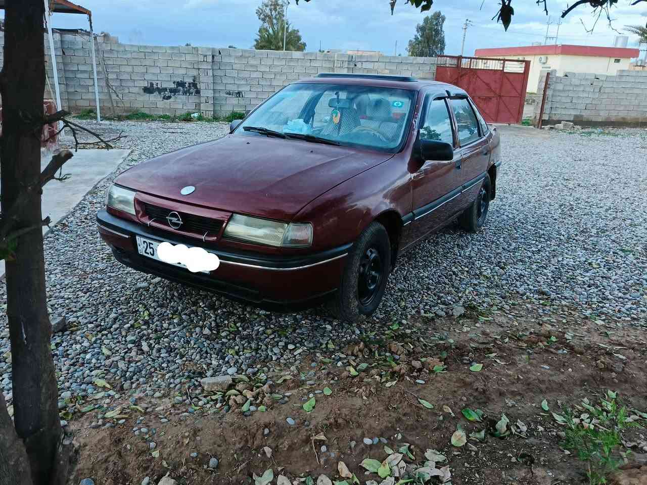 السلام عليكم للبيع سياره فكتره حجم ١٨ موديل ٩١ رقم دولي رقم كركوك سنويه ٣١ صبغ جماليه شرط محرك كير دبلات صدر كله جديد كهربائيات كلها شغاله شرط التحويل أو الوكالة من الشرعي السعر ٤٠ وبيها مجال للطيبين دفتر موجود (رقم الهاتف ( *********** _ ***********  ؟
