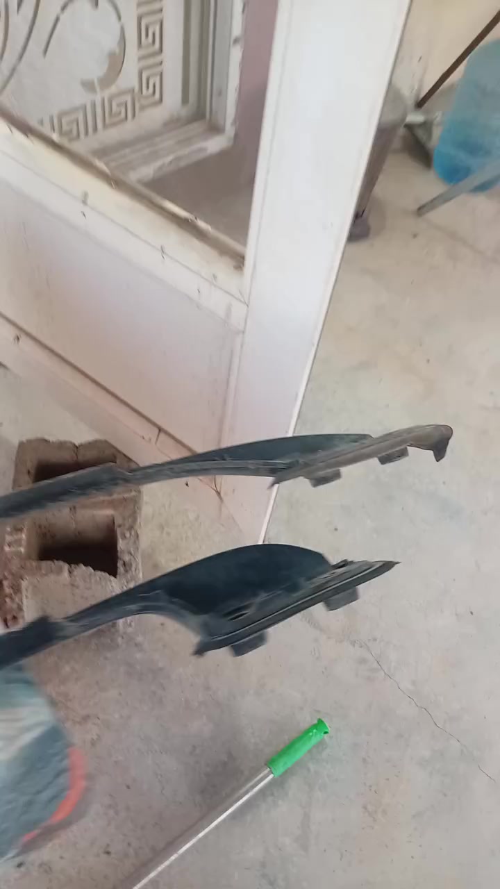 السلام عليكم ورحمة الله من رخصة الأدمن عندي هذني الغراظ مال مونيكا 2003
كمبريسر بشرط الفحص سعره 100
سيبايات قماره كاملات هنه وبراغيهن جيب وشد سعر 75
اكسل امامي كامل مكمل ويه تفرعاته سعر 150
هوك اصلي سعره 25
الويل سعره 20
واذا واحد ياخذهن شلع راح إداري بل سعر
للاستفسار ***********
