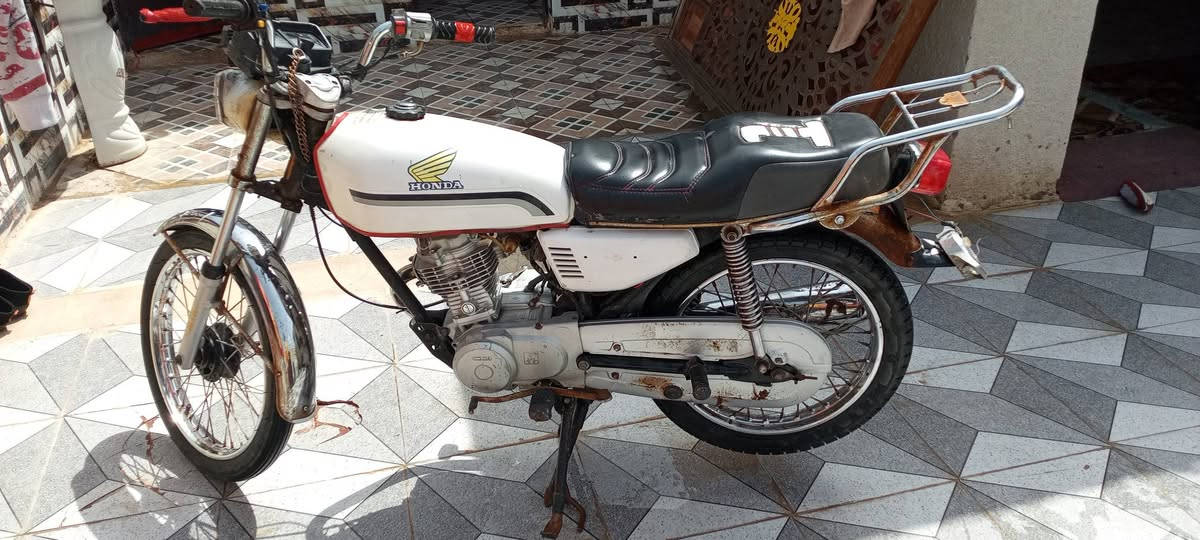 سلام عليكم دراجه كلك البيع 
مديل.  24
مكاني ذي قار قضاء رفاعي 
300قفل 
عادي مراوس دراجه وراق ونطي فرق


**إذا كنت صاحب هذا الإعلان وتريد حذفه لأي سبب، رجاءا أرسل رسالة إلى الدعم الفني**