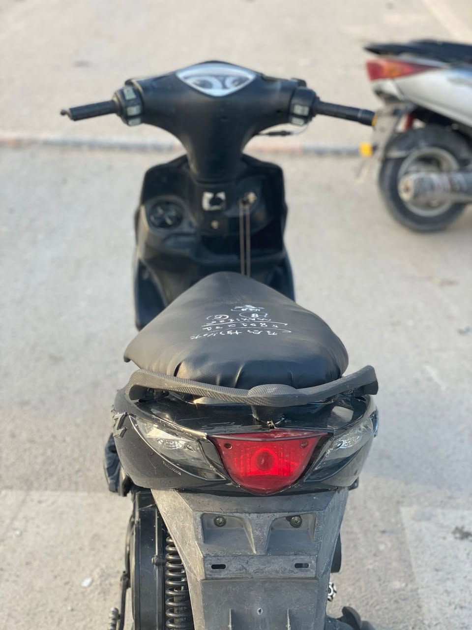 لسلام عليكم دراجه ماكس مضلع دراجه شغاله سلف هندر   كهربائيات اشاير دبل اشاره عالي ناصي كله شغال سعر 450وبيه مجال رقم *********** مكاني البلديات
