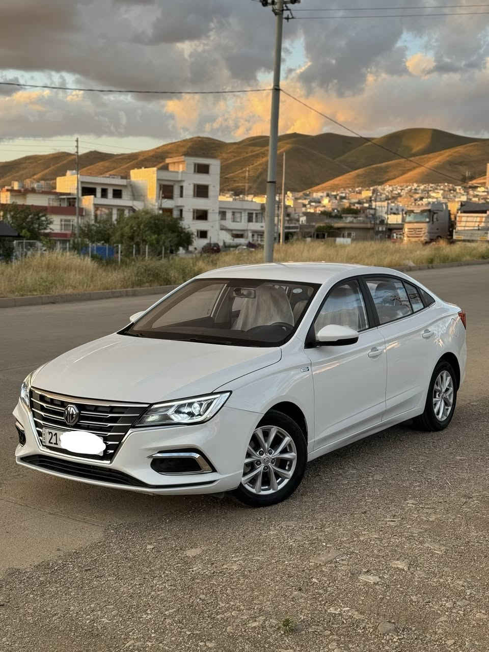 MG5 2024 comfort
زەمانی شەریکە ڕۆنگۆڕینی داهاتوو بەلاشە
٣٥ هەزار ڕۆشتووە یەک دەستە 
سەیارەکە زۆر جوانە ماڵی دۆستە
بەصمە شاشە کامێرا
هەموو سێرڤزێکی لە شەریکە بۆ کراوە
تەنها دو پەڵە پی دی ئاڕی هەیە
دۆەسەکانیشی ئەو چاڵانەی هەیە لە ڕەسم دیارە
تەحویل غرامە بە شەرت
***********
***********
