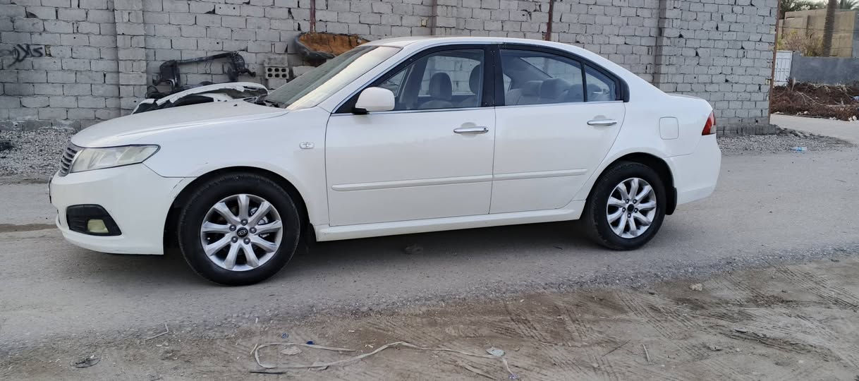 سلام عليكم 
كيا اوبتما موديل 9 خليجي رقم بابل 
الماني مكفولة من الضربه بيها صبغ قليل 
تخوم تاير جديد تبريد شغال السياره مال جناي فول مواصفات واحد على واحد العنوان بابل شوملي السعر 113 بيه مجال 
***********
