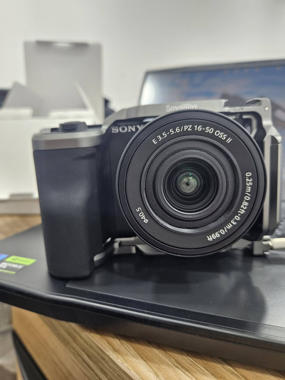 كامرا sony zv-e10 m2 جديدة شتر ٤٣ استخدام قليل جدا بعدها ضمان قرطاج وياها كيج سمل رك وجنطة والكامرة كت وياها عدسة ١٦-٥٠
للبيع بمليون و٣٠٠
للتواصل على ***********
