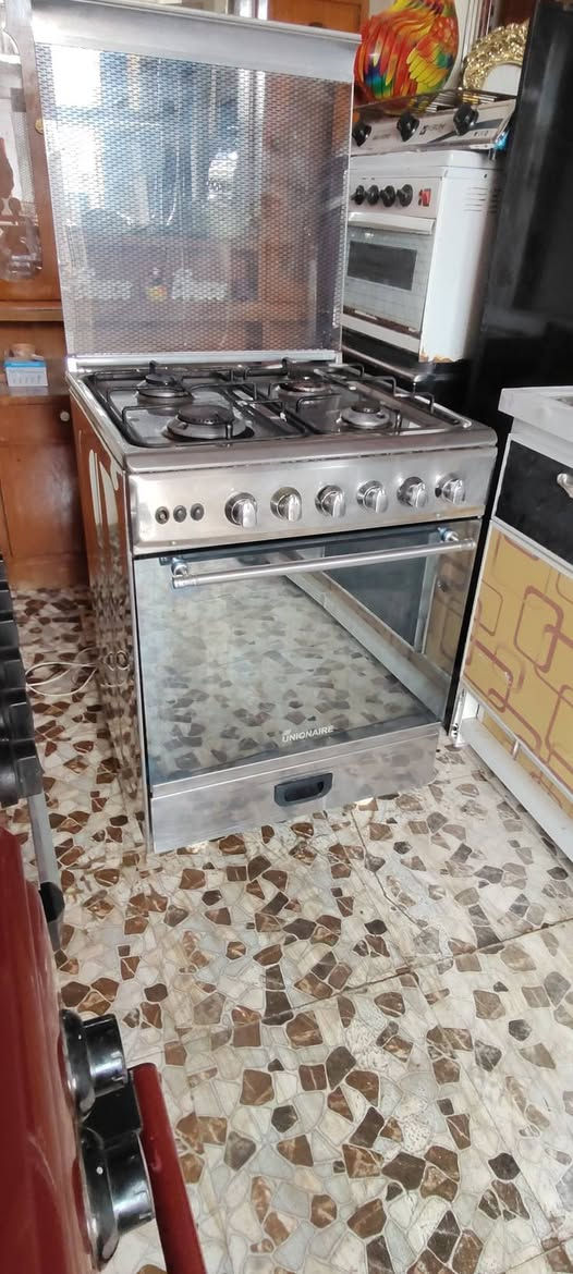 طباخ مستعمل نضيف جداً وشغال السعر 125 محمودية خلف تربية المحمودية القديمة ***********   ***********
