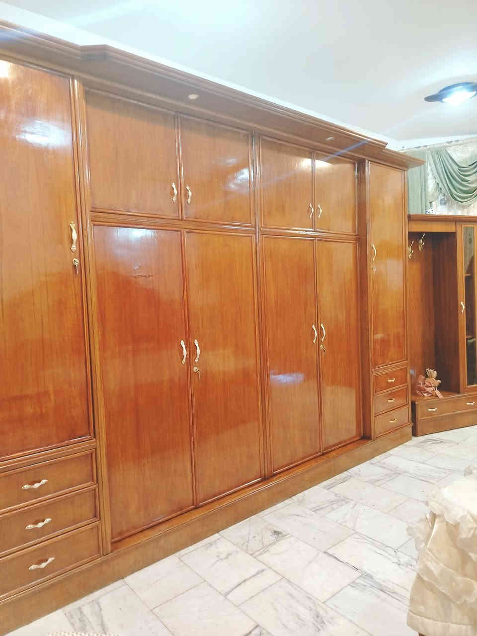 غرفة نوم تسكام صاج داخل وخارج شغل ثقيل استعمال قليل مابيها اي ضرر ضهر جرجوبه خمسه ملم اخت الجديد مكفوله من الشخط تكمه مكفوله كفاله عامه العنوان حلة حي الجزائر ***********.   ***********
