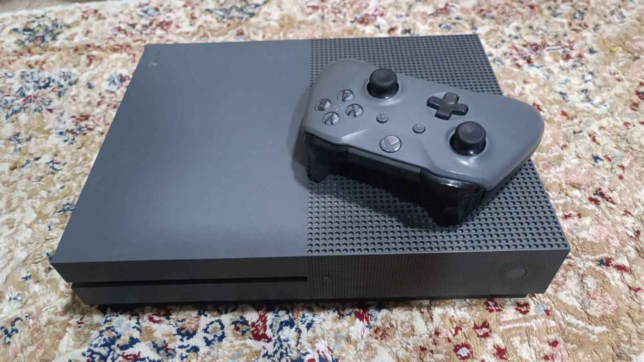 للبيع اكس بوكس وان اس باندل لونة وصوتة مميز جهاز لامفتوح ولامصلح وبي العاب قوية وبي كيم باس نضافة 100/100 سعره 165 للأتصال *********** كركوك, العراق
