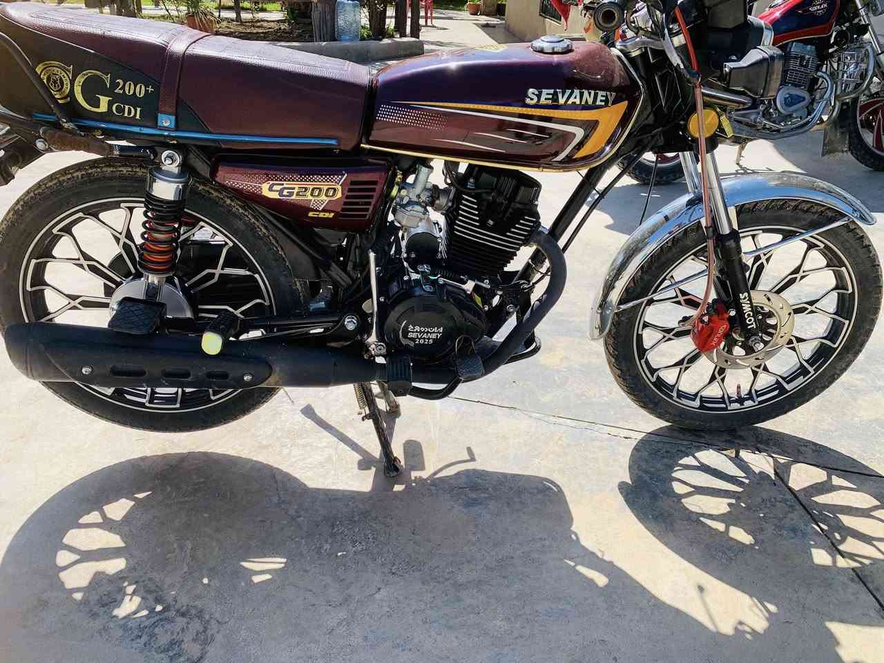 للبيع موديل ٢٥
السعر ٧٢٥ وبي مجال 
اتصل ***********
