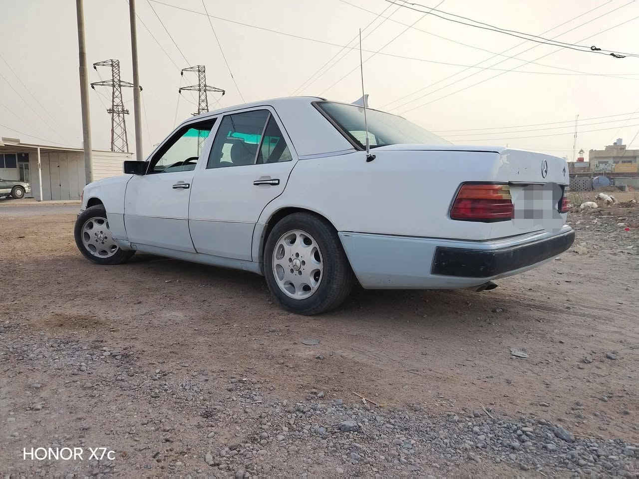 السلام عليكم
#سيارة للبيع او المراوس نوع
(#مرسيدس دب 300)

#المواصفات..

#موديل ١٩٩٠
#لون ابيض
#تخم تاير
#حدادية جديدة
#تبريد شغال
#مكينة وگير vvt ٢ ونص مجاول
#كهربائيات جاهزة
#غرفة جديدة

#الشرعيات..

#رقم #بغداد مشروع وطني
#سنوية ٢٠٢٨
#شرعيها موجود تحويل بعد الشراء مباشرة

#الموقع
#العمارة _ حي العسكري 

#السعر
(٣٨) ورقة قابل للتفاوض 

للاستفسار اكثر الاتصال على الرقم
*********** 

#محمد_الدراجي_لتجارة_السيارات
