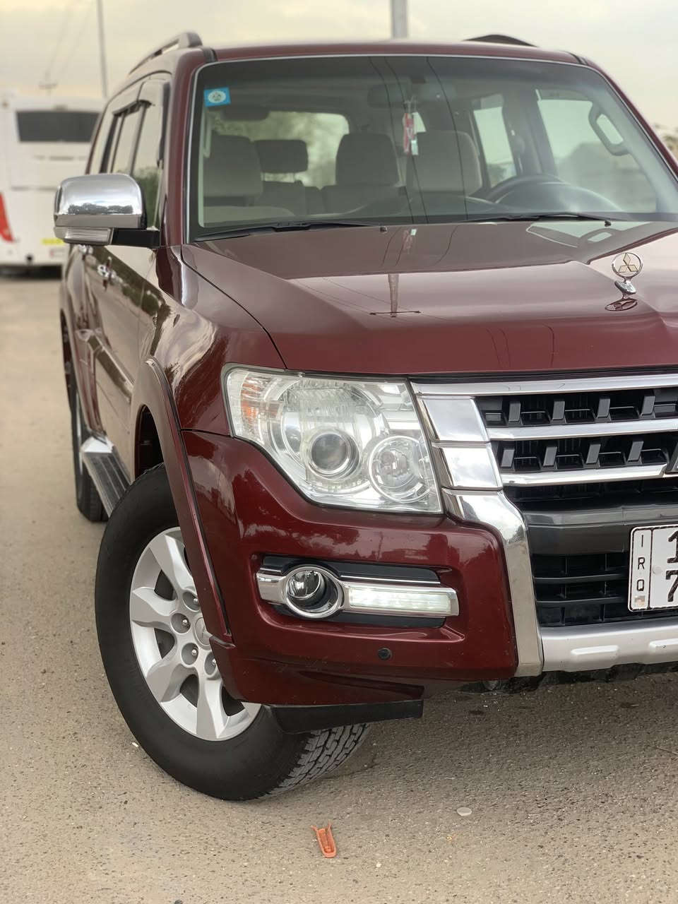 باجيرو للبيع مكفوله عام  موديل 2017بسمي كير محرك تخم تاير ترايك للبصره ماشيه 83
مكان السياره البياع حي الجهاد السعر 195وبيها مجال للطيبين ***********
