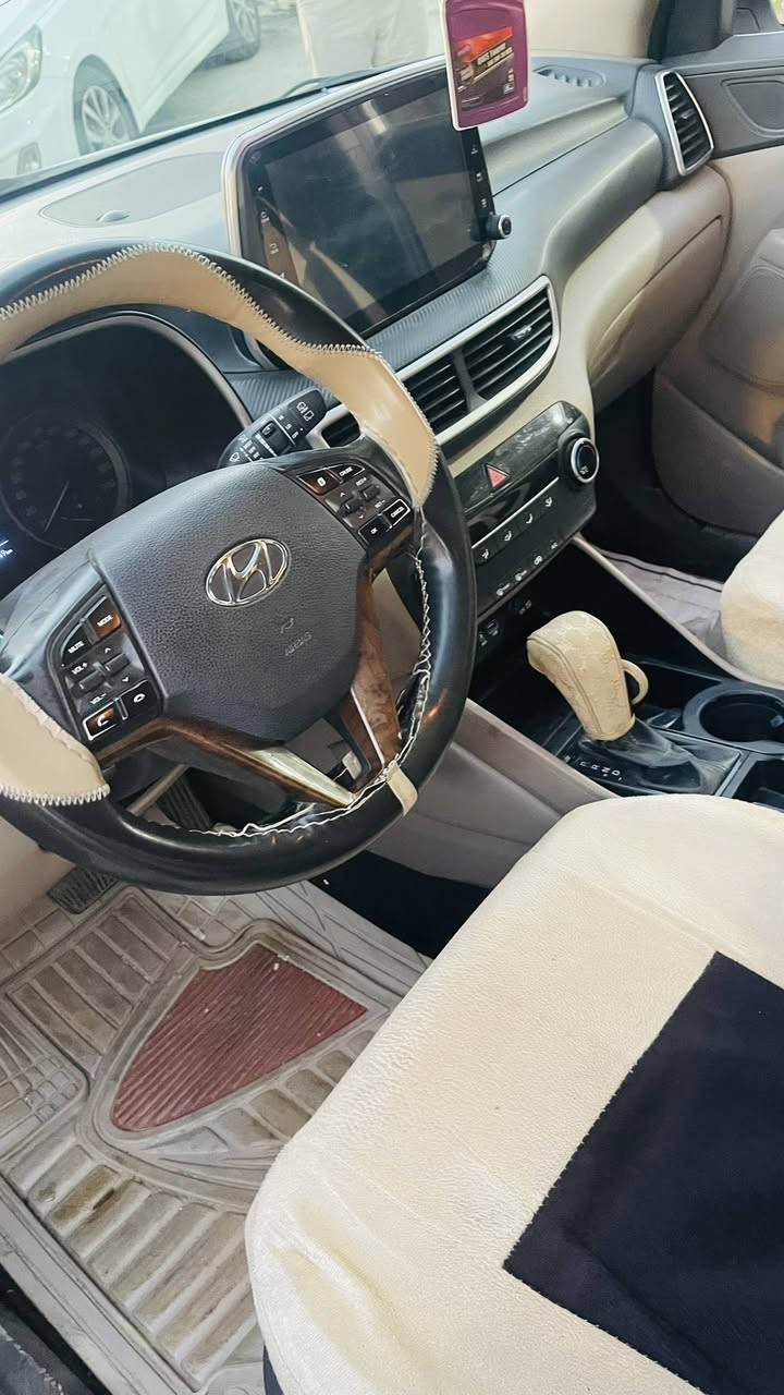 السلام عليكم للبيع توسان ٢٠١٩ خليجي الكاصد  كفالة عامة فول موصفات عده البانوراما بصمه مري شفط شاحن لاسلكي لايت زنون دوار   5 عدسات اشيار ترحيب كشن كهرباء  وبعد بيه موصفات السعر 195وبيها  مجال للستفساراتصال *********** بغدادحي القاهرة.        ماشية 102 كم
