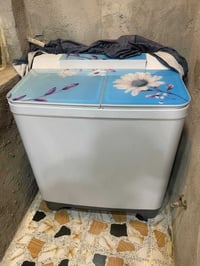 غساله كلش نضيفه وجديده التواصلا على الواتساب07750850557 او مراسله الصف...